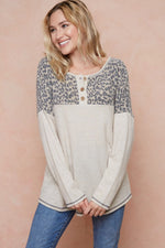 Load image into Gallery viewer, Leopard Print Knit Pullover
